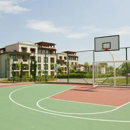 Апартаменты In Green Beach *