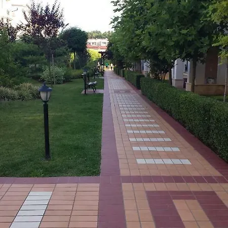 Апартаменты In Green Beach